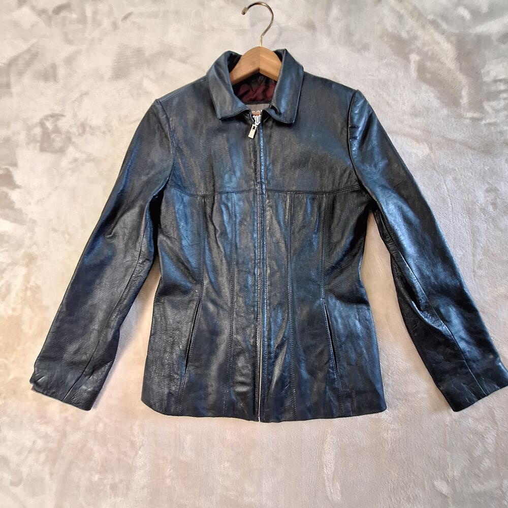 Wilsons Leather Jacket Womens XS Black Leather Full Zip Lined Pockets Casual